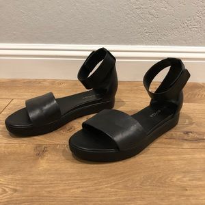 VIA SPIGA Ankle Wrap Sandle